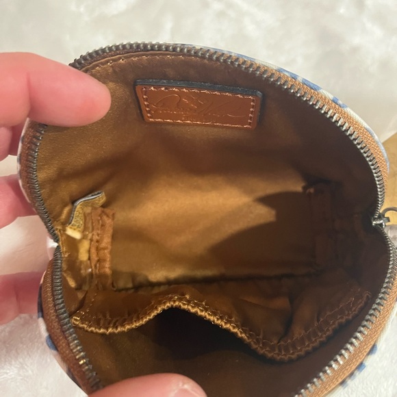 Patricia Nash Blue and White Floral Accessory - Picture 7 of 7